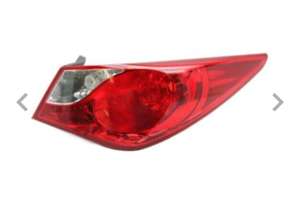 Hyundai 92402-3Q000 Lamp Assembly-Rear Combination Outside,RH