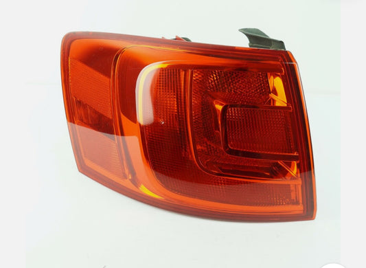 Tail Light Assembly
Part Number: 5C6945095D