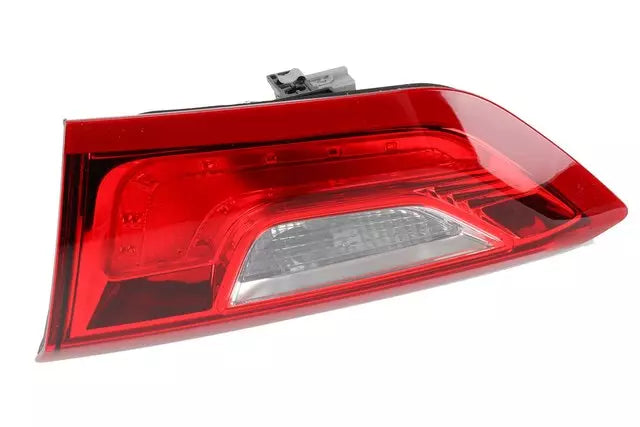 Rear Passenger Side Combination Lamp - GM (84130997)